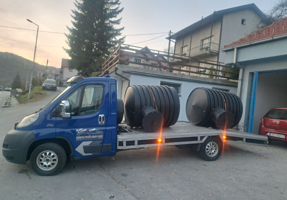 Prevoz velikih industrijskih rezervoara šlep vozilom Auto Servisa Nešo